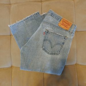 Distressed Levi 527, 33 x34